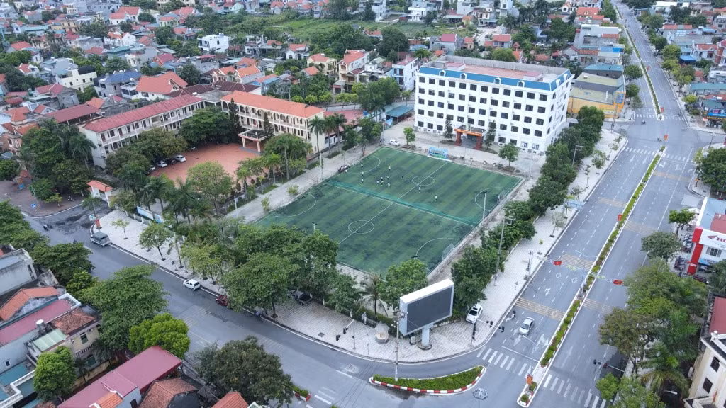 Trường THPT Yên Hưng (TX Quảng Yên) được xây dựng khang trang.