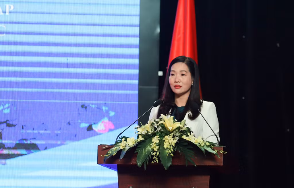Đồng chí Nguyễn Thị Hạnh, Phó Chủ tịch UBND tỉnh Quảng Ninh phát biểu chào mừng Hội nghị.