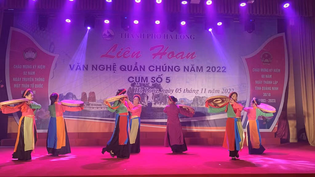 Các đoàn đã mang đến Liên hoan nhiều sắc màu nghệ thuật ấn tượng.