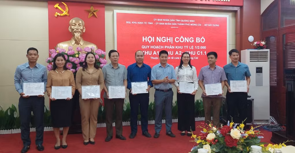 Lãnh đạo UBND TP Móng Cái 