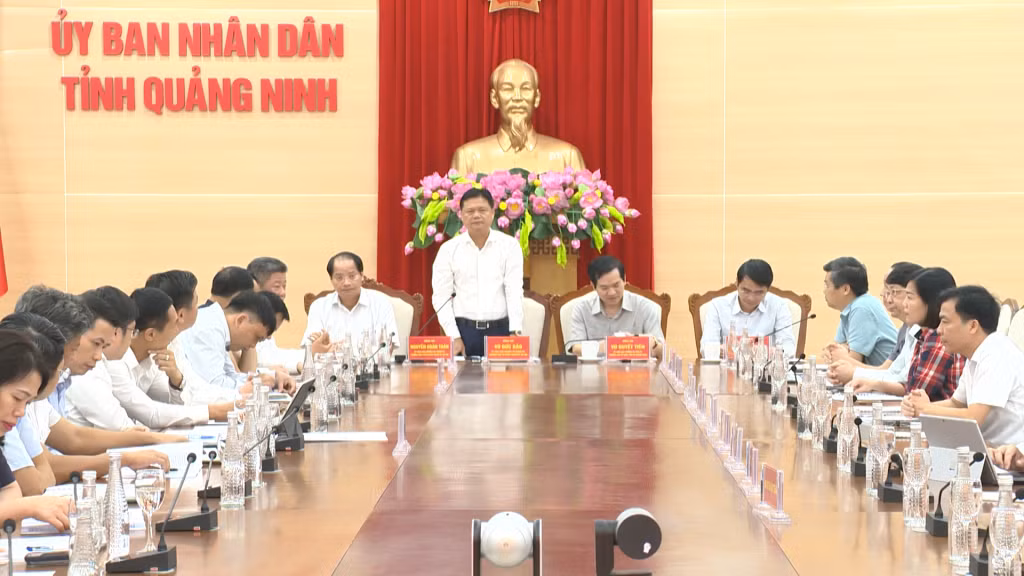 Đồng chí Vũ Đức Bảo, Trưởng Ban Tổ chức Thành ủy Hà Nội phát biểu tại hội nghị.