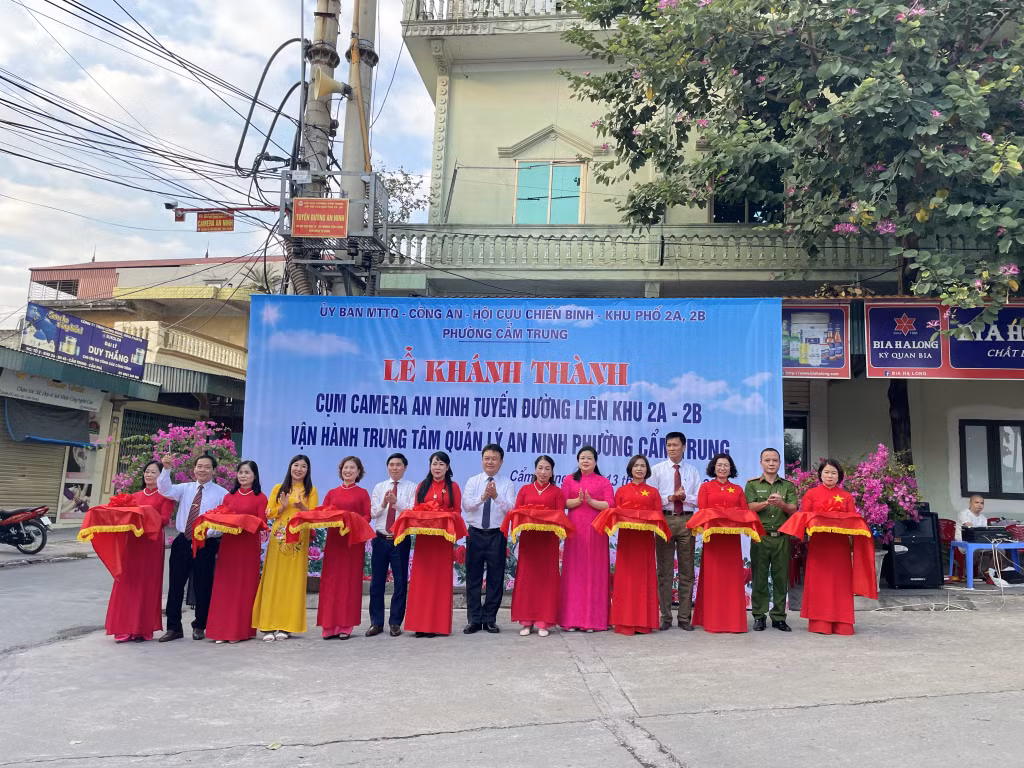 Ra mắt mô hình camera an ninh tại tuyến đường liên khu phố 2A, 2B, phường Cẩm Trung, TP Cẩm Phả.