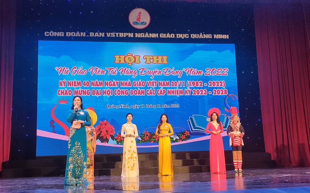 6 thí sinh xuất sắc lần lượt trả lời câu hỏi ứng xử.