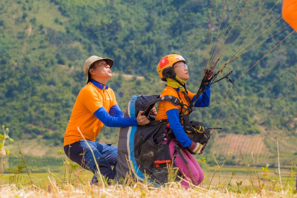 Bay dù lượn ngắm núi lửa Chư Đăng Ya ảnh 6