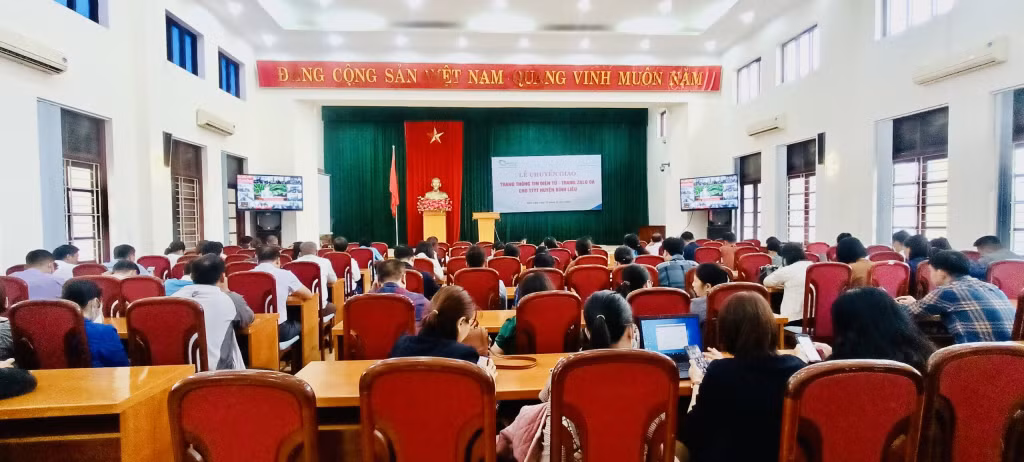 Cán bộ, đảng viên huyện Bình Liêu nghe quán triệt và triển khai thực hiện Nghị quyết số 30-NQ/TW của Bộ Chính trị về phát triển kinh tế - xã hội và bảo đảm quốc phòng, an ninh Vùng đồng bằng sông Hồng đến năm 2030, tầm nhìn đến năm 2045.