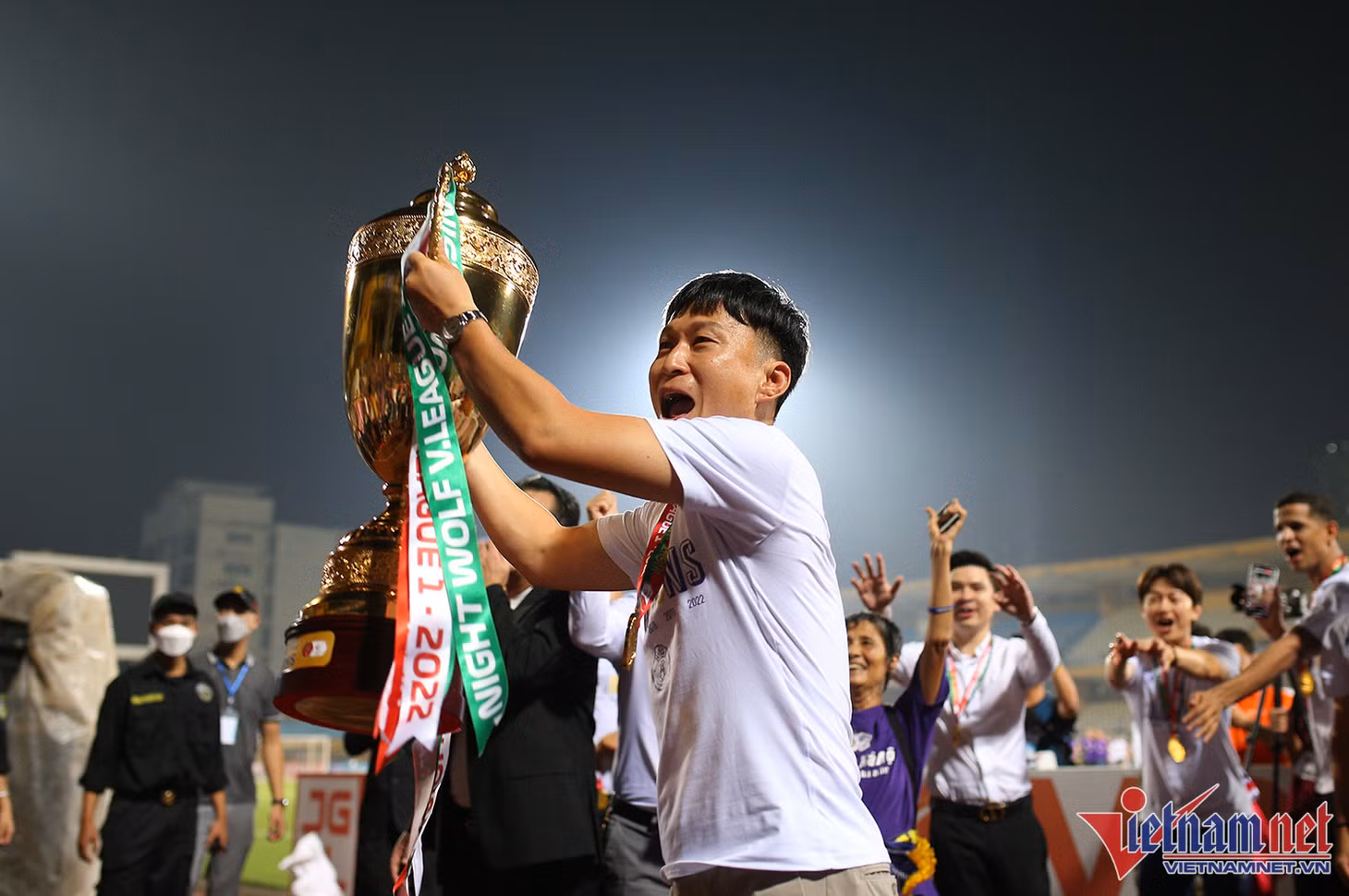 HLV Chun Jae Ho dù không thực sự được đánh giá cao nhưng vẫn giúp Hà Nội lên đỉnh V-League sớm trước 1 vòng đấu