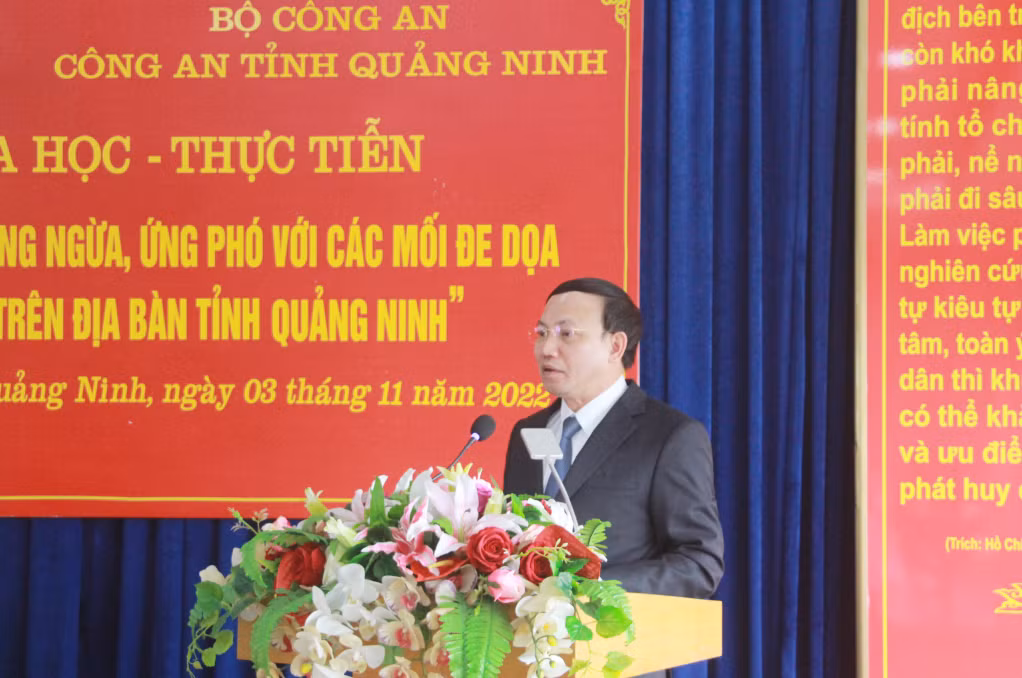 Đồng chí Nguyễn Xuân Ký, Ủy viên Trung ương Đảng, Bí thư Tỉnh ủy, Chủ tịch HĐND tỉnh, phát biểu tại hội thảo.