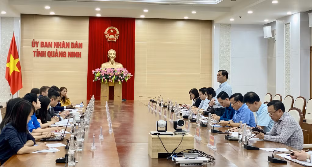 Đồng chí Bùi Văn Khắng, Phó Chủ tịch UBND tỉnh phát biểu tại buổi làm việc.
