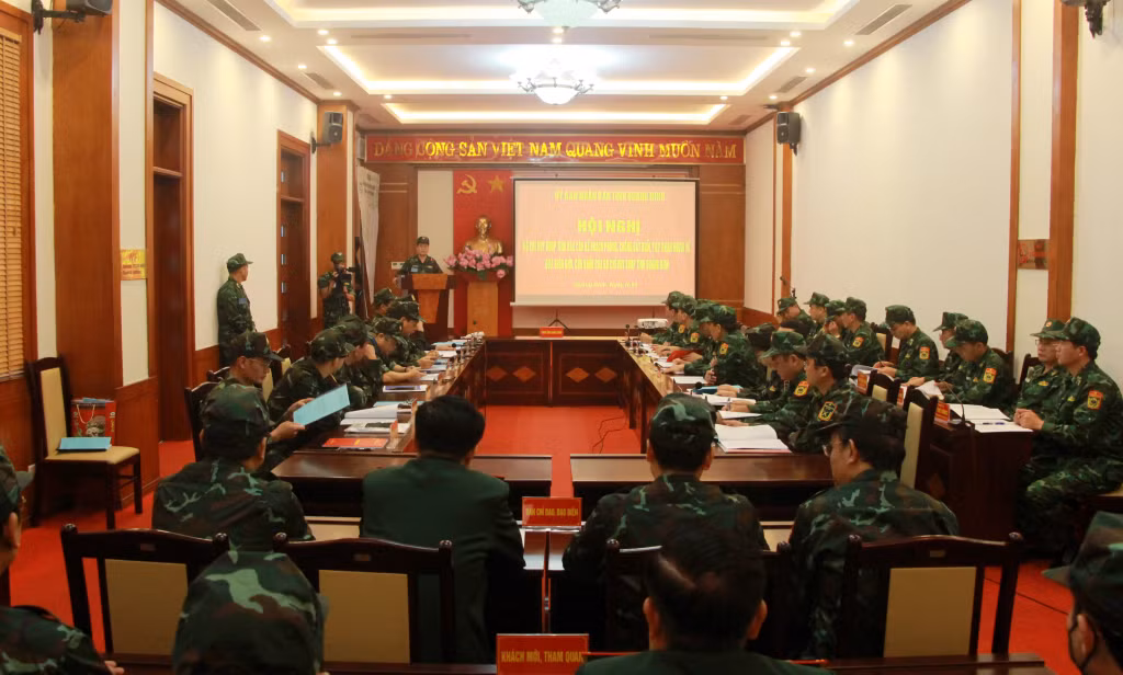 Hội nghị Bộ chỉ huy Bộ đội Biên phòng tỉnh báo cáo kế hoạch chống đẩy, tiếp nhận người về qua các cửa khẩu biên giới của UBND tỉnh.