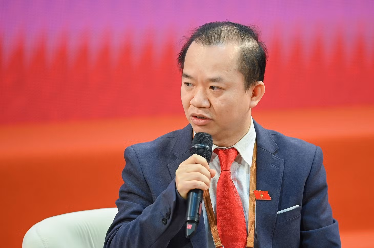 PGS.TS. Bùi Hoài Sơn, Ủy viên Thường trực Ủy ban Văn hóa, Giáo dục của Quốc hội.