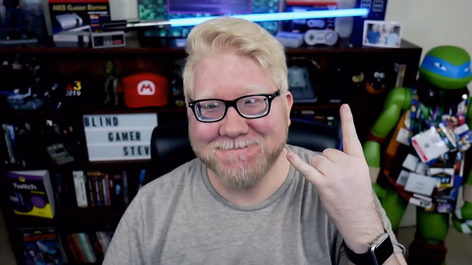 Steve Saylor, YouTuber kiêm game thủ mắc bệnh khiếm thị. Ảnh: Steve Saylor.