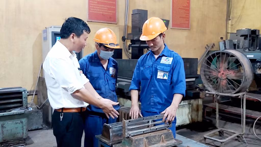 Công ty CP Gạch ngói Đất Việt (Tổ hợp Công ty Gốm Đất Việt) là một trong những đơn vị tích cực tham gia chương trình 1 triệu sáng kiến.