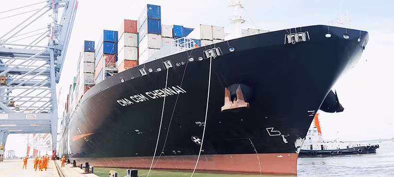 Cảng quốc tế Cái Mép có khả năng tiếp nhận tàu tải trọng lớn từ 130 đến 200 nghìn DWT.