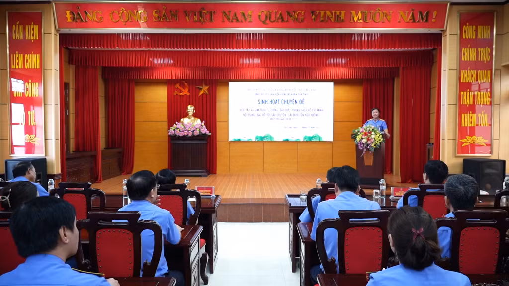 Sinh hoạt chuyên đề "Học và làm theo Bác" tại Viện KSND tỉnh (tháng 11/2022).