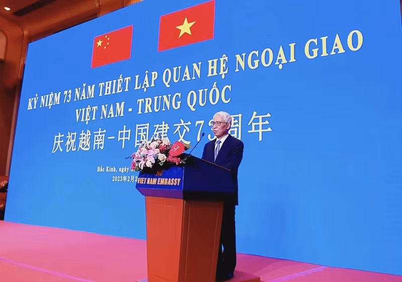 Đại sứ Phạm Sao Mai phát biểu ý kiến tại buổi lễ. (Ảnh: HỒ QUÂN)