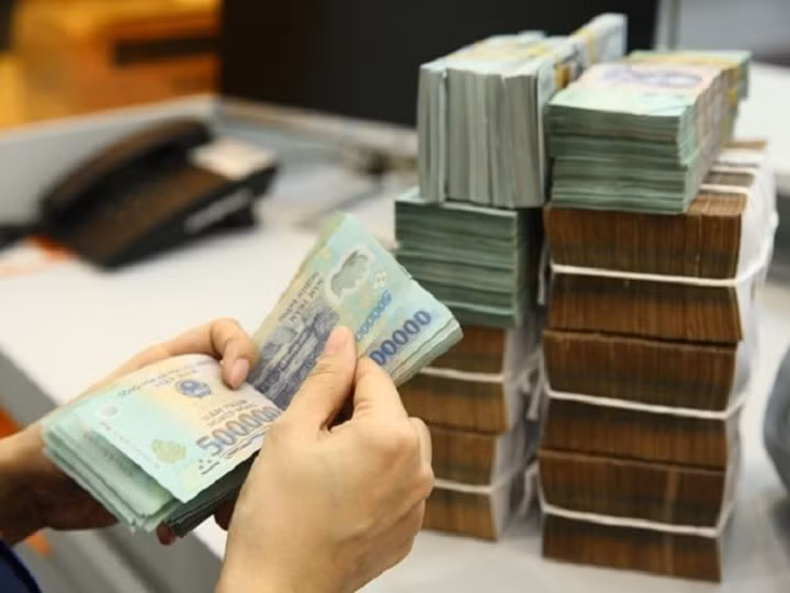 Nhiều ngân hàng thương mại đã có động thái giảm lãi suất cho vay với bất động sản. (Ảnh minh họa)