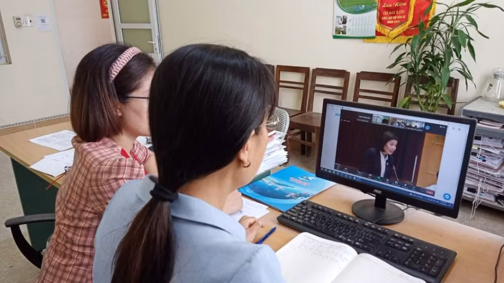 Cán bộ Hội các cấp tham gia các cuộc họp, hội nghị chuyên đề của Trung ương Hội qua hình thức trực tuyến.