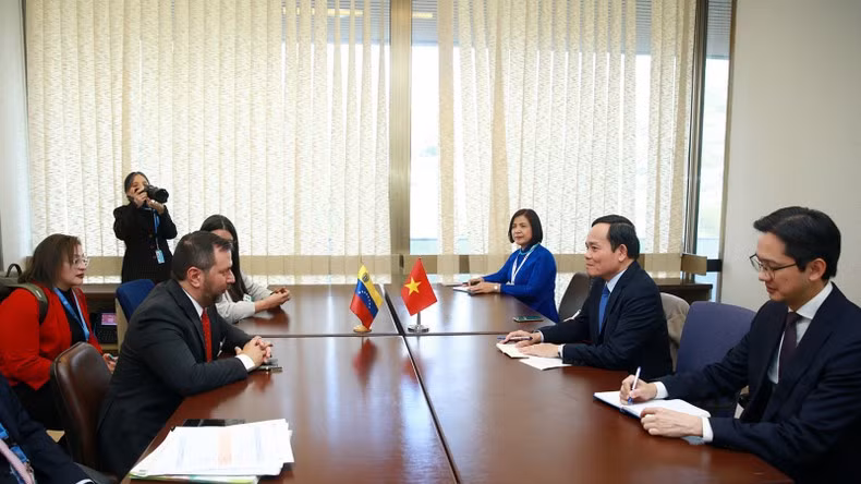Phó Thủ tướng Trần Lưu Quang tiếp Bộ trưởng Ngoại giao Venezuela Yvan Gil Pinto. (Ảnh: baochinhphu.vn)