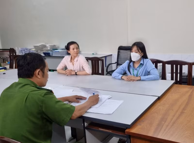 Các bị can Nguyễn Thị Mai Nhi và Lê Thị Thu Hà giúp sức cho bà Hằng trong các buổi livestream.