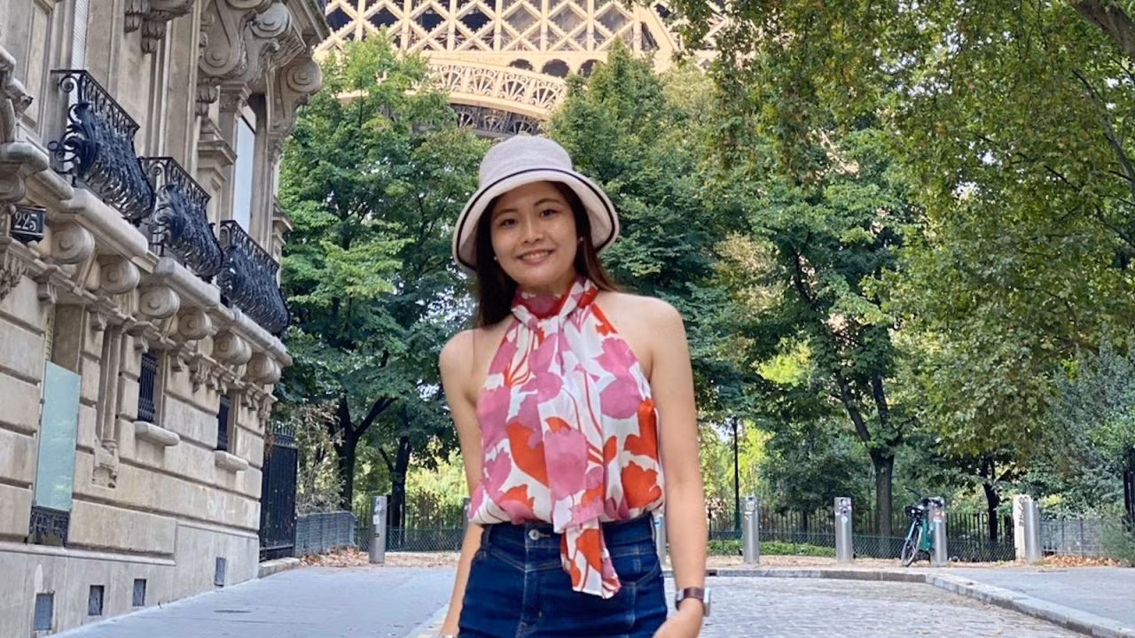 Cô Yuma Kase trong lần du lịch tại Paris (Pháp). Ảnh: CNN