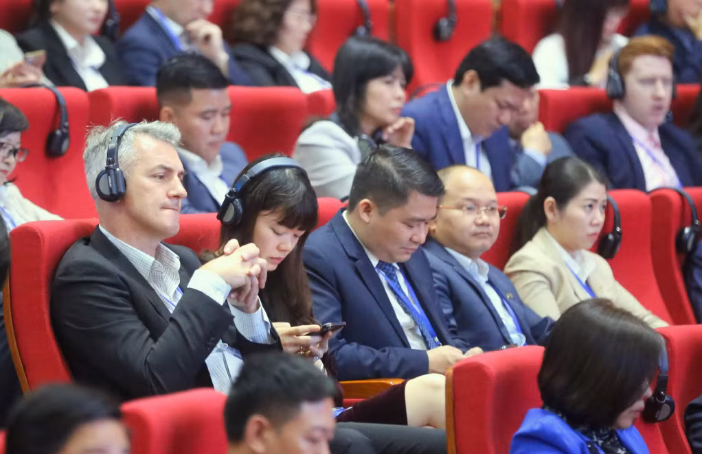 Đông đảo doanh nghiệp, nhà đầu tư trong nước và nước ngoài tham dự hội nghị.