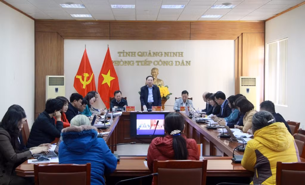 Đồng chí Nguyễn Xuân Ký, Ủy viên Trung ương Đảng, Bí thư Tỉnh ủy, Chủ tịch HĐND tỉnh, tiếp công dân thường kỳ tháng 12/2022. Ảnh Thu Chung