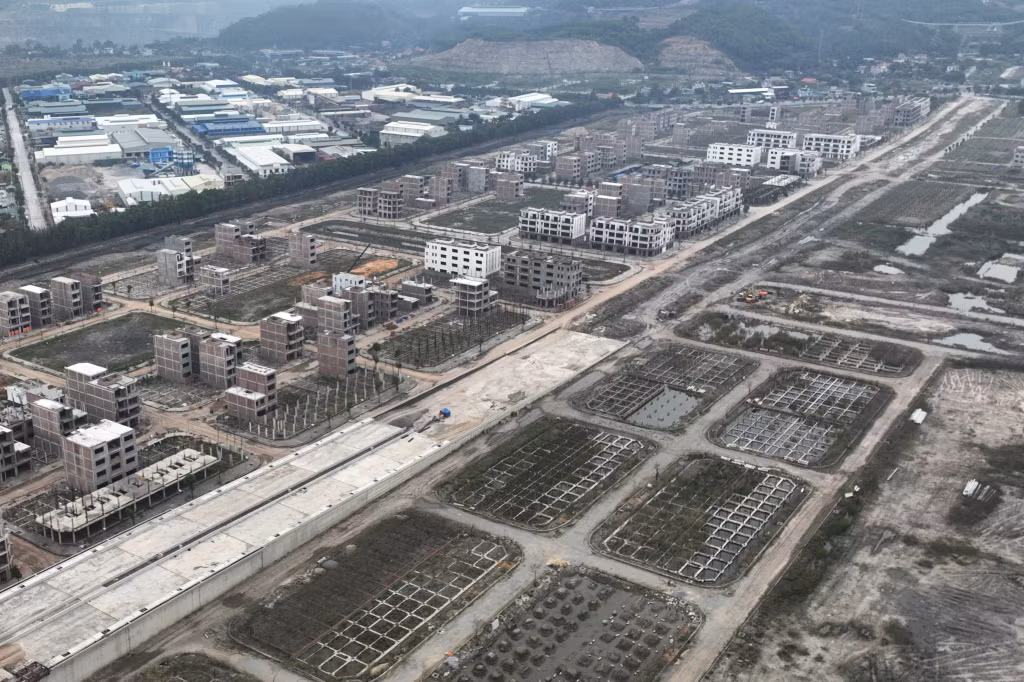 Tuyến đường trục chính qua Khu đô thị FLC hiện chủ đầu tư đang khẩn trương triển khai các hạng mục, đảm bảo đồng bộ kết nối, để đưa vào khai thác, phát huy hiệu quả sau đầu tư.