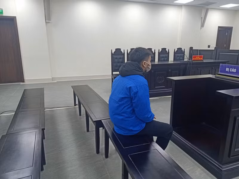 Bị cáo Long tại phiên tòa.