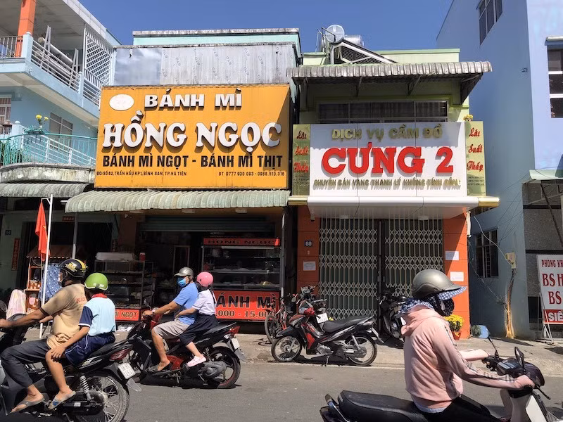 Tiệm cầm đồ của vợ chồng ông Chang Hồi Cưng.