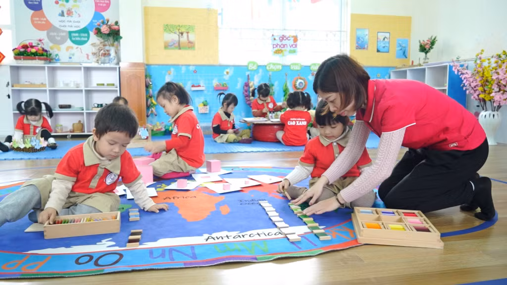 Một giờ học theo phương pháp Montessori tại Trường Mầm non Cao Xanh (TP Hạ Long).