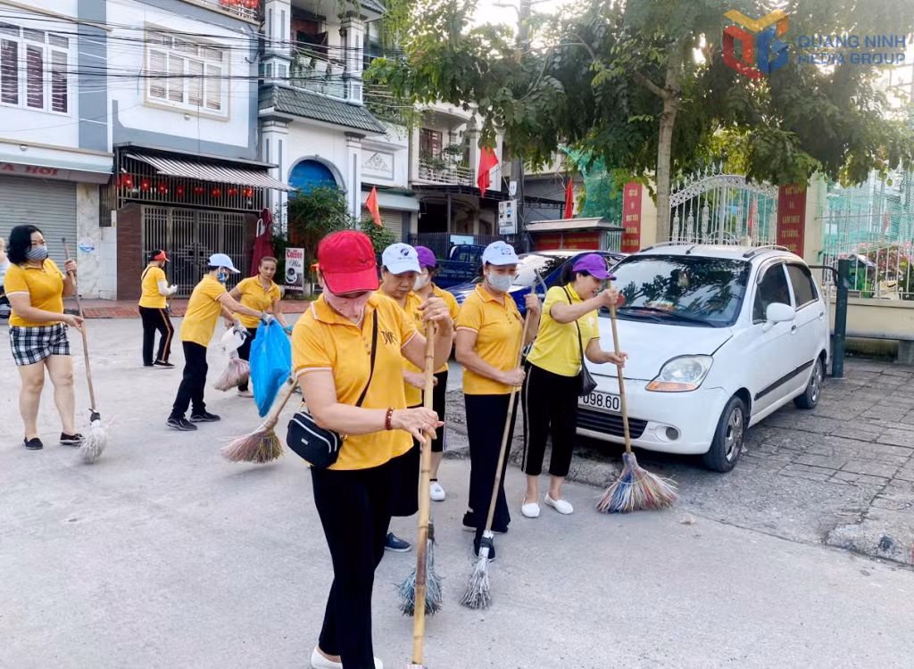 Các chi hội phụ nữ phường Hà Lầm tham gia 