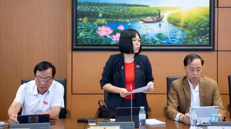 Đại biểu Nguyễn Thị Việt Nga, Phó Trưởng Đoàn đại biểu Quốc hội chuyên trách thành phố Hải Phòng. (Ảnh: P.THẮNG)