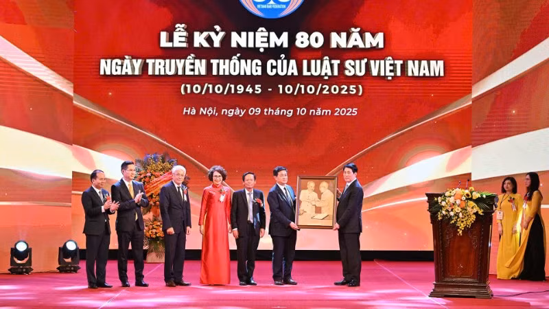 Chủ tịch nước Lương Cường dự Lễ Kỷ niệm 80 năm Ngày truyền thống của Luật sư Việt Nam. (Ảnh: THỦY NGUYÊN)