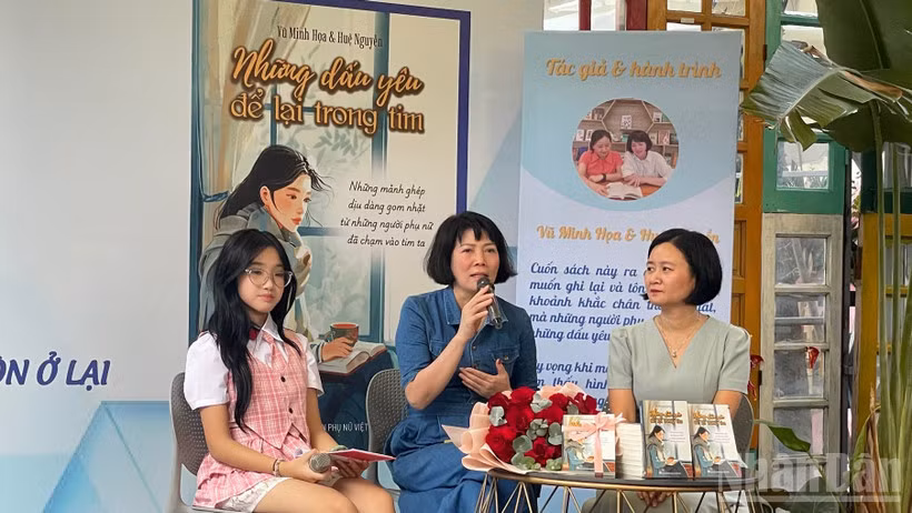 Hai tác giả Vũ Minh Họa và Huệ Nguyễn (từ trái sang phải) tại buổi ra mắt sách.
