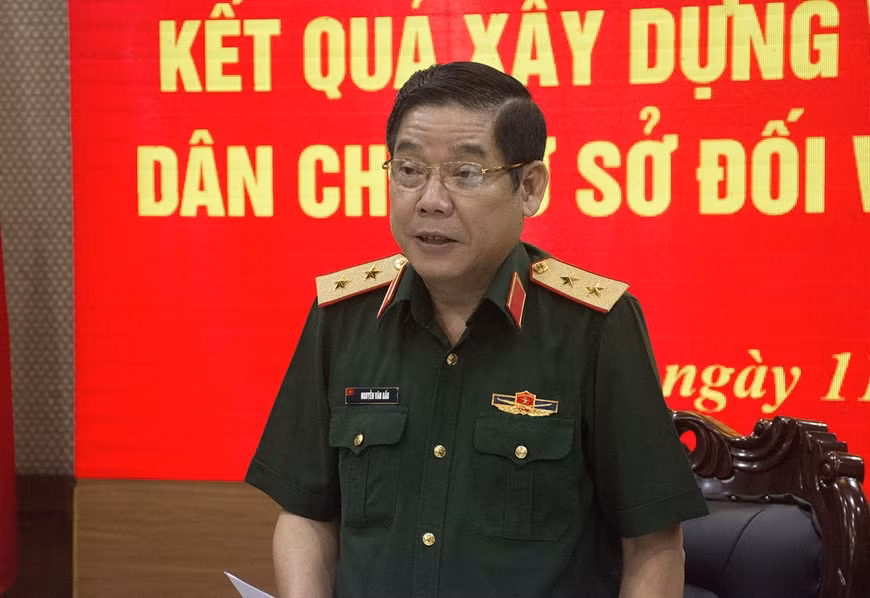 Trung tướng Nguyễn Văn Gấu giữ chức Thứ trưởng Bộ Quốc phòng.