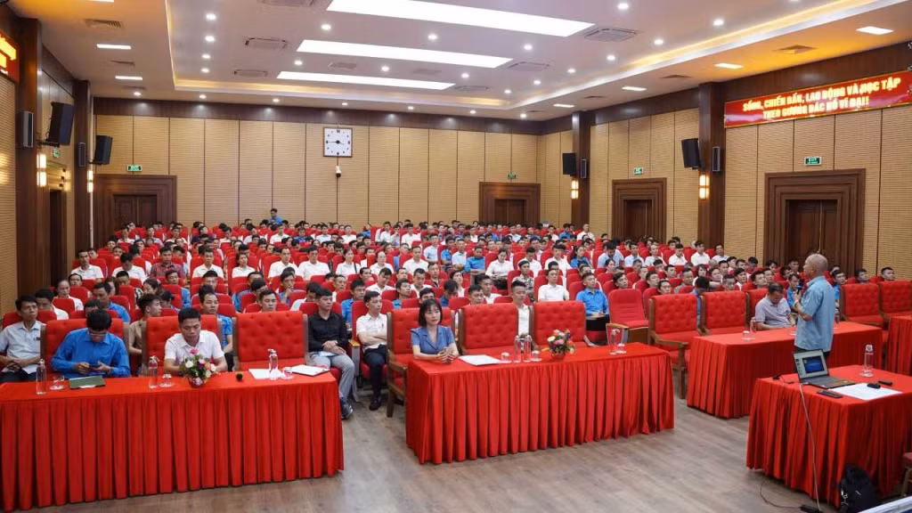 Lớp huấn luyện an toàn vệ sinh viên năm 2025 do Công đoàn Công ty CP Than Vàng Danh tổ chức. Ảnh: Đơn vị cung cấp.
