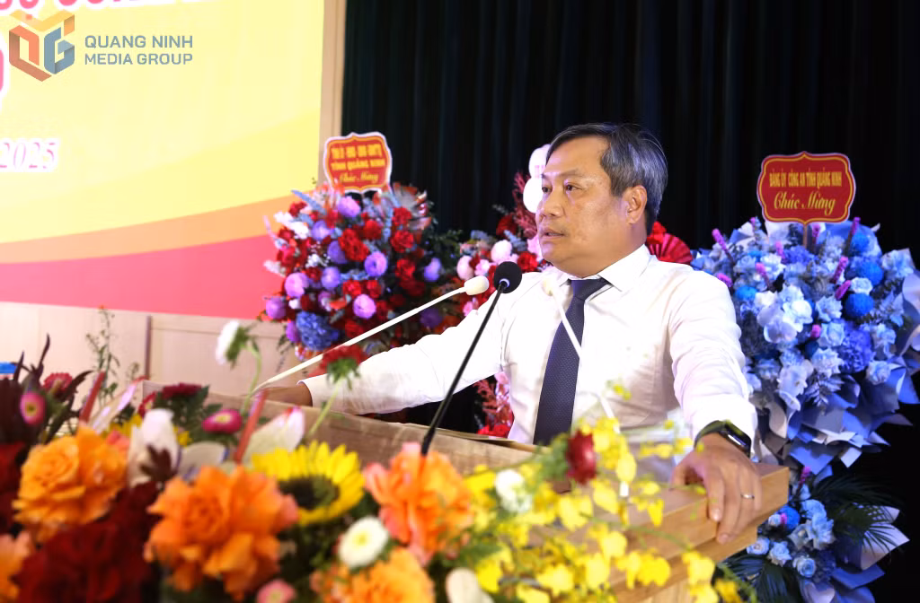 Đồng chí Vũ Đại Thắng, Ủy viên Trung ương Đảng, Bí thư Tỉnh uỷ, Trưởng đoàn ĐBQH tỉnh phát biểu tại lễ thông báo.
