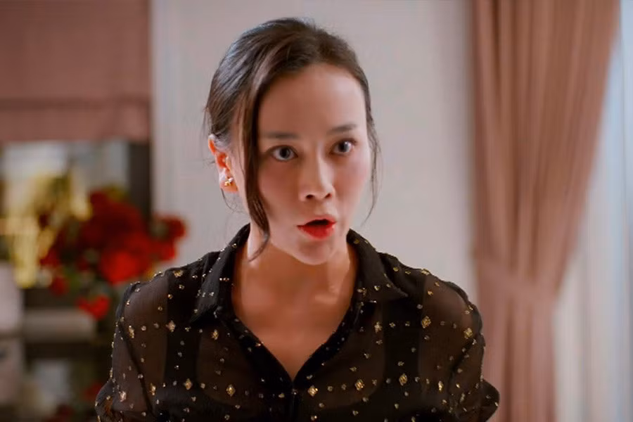 Phân cảnh dạy dỗ hội trưởng hội phụ huynh trong “Gió ngang khoảng trời xanh” giúp Phương Oanh nhận được nhiều lời khen. Ảnh: VFC.