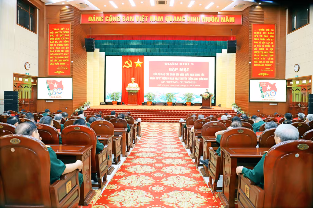Quang cảnh gặp mặt.