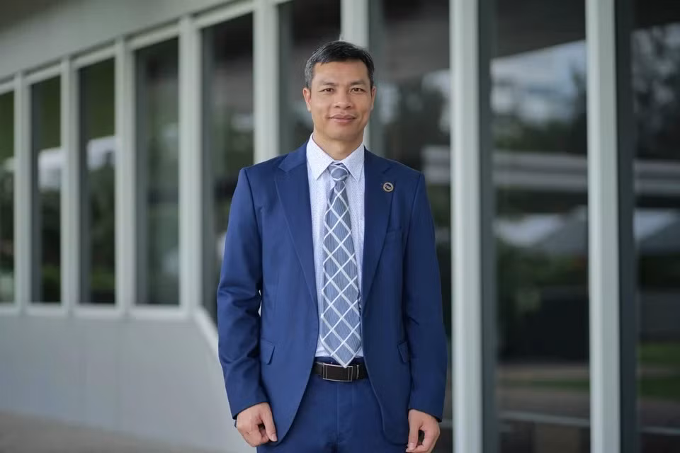 Tiến sĩ Bùi Xuân Minh, Trưởng nhóm nghiên cứu Thiết kế bán dẫn và Công nghiệp 4.0, Khoa Khoa học, Kỹ thuật &amp; Công nghệ, Đại học RMIT Việt Nam. Ảnh: RMIT.