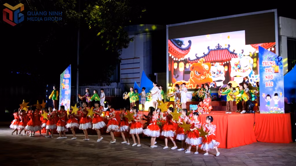 Chương trình văn nghệ về chủ đề Trung thu do các em thiếu nhi học tập tại Cung Văn hóa thanh thiếu nhi Quảng Ninh biểu diễn.