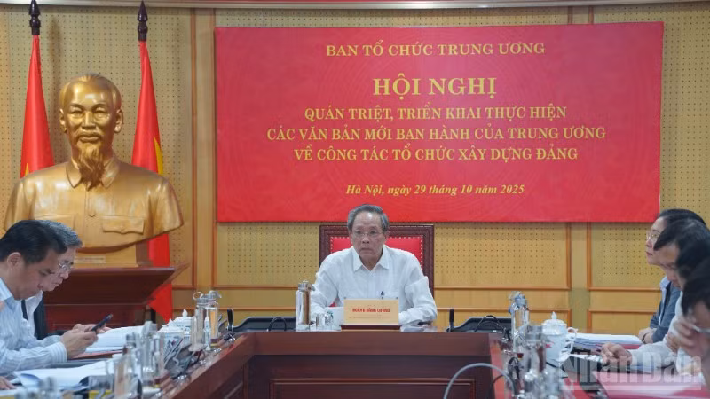 Ban Tổ chức Trung ương quán triệt các văn bản mới ban hành của Trung ương về công tác tổ chức xây dựng Đảng.