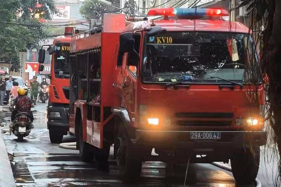 Cháy nhà ở Hà Nội lúc sáng sớm, 5 người tử vong ảnh 1