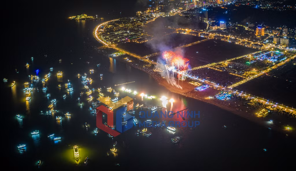 Pháo hoa Canaval Hạ Long 2023. Ảnh: Nguyễn Đức Thành