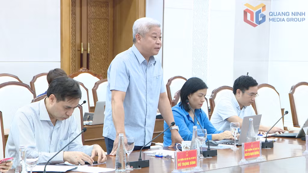 Đồng chí Nguyễn Mạnh Khương, Thứ trưởng Bộ Nội vụ phát biểu tại buổi làm việc. 