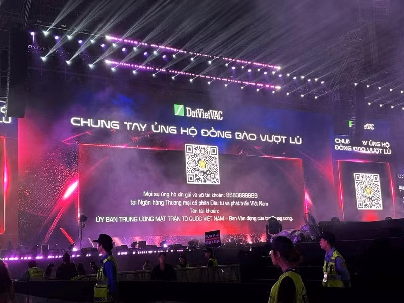 Concert Em xinh say hi kêu gọi ủng hộ đồng bào bị lũ lụt. Ảnh: Nguyễn Đạt