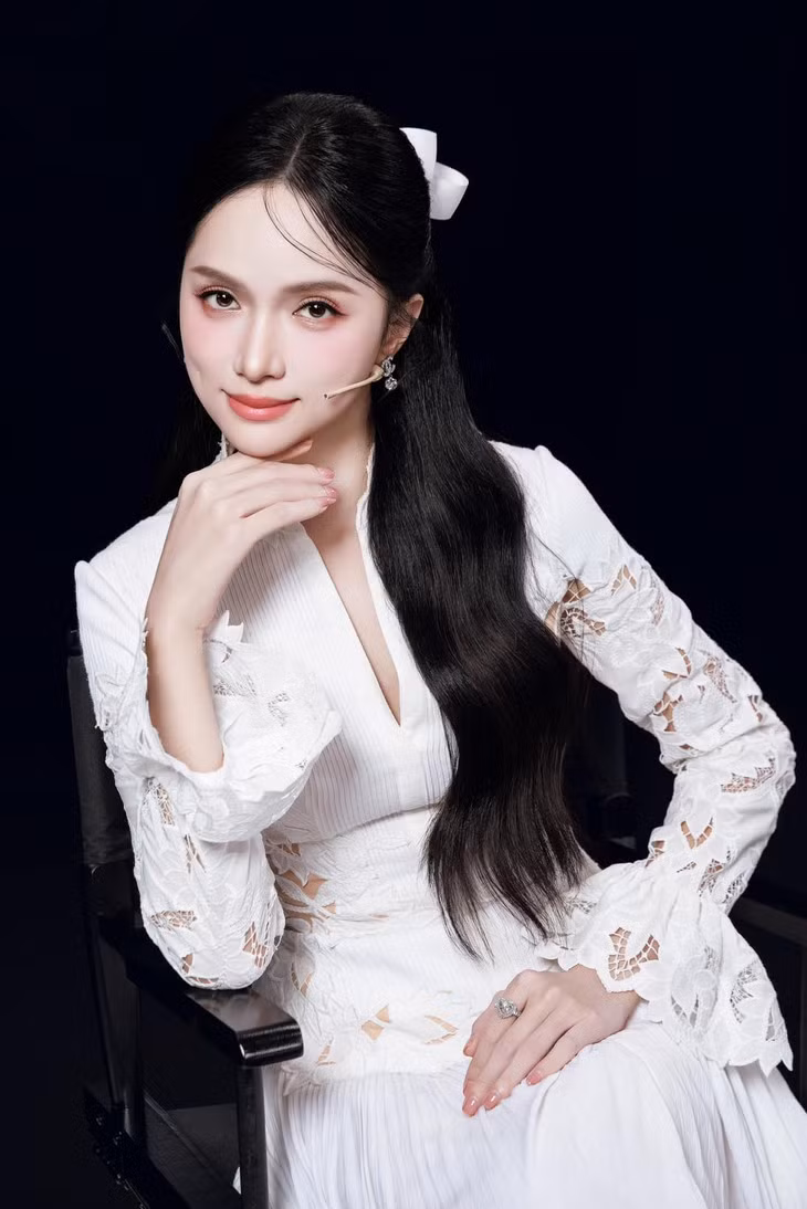Hoa hậu Chuyển giới Quốc tế 2018 Hương Giang - Ảnh: FBNV
