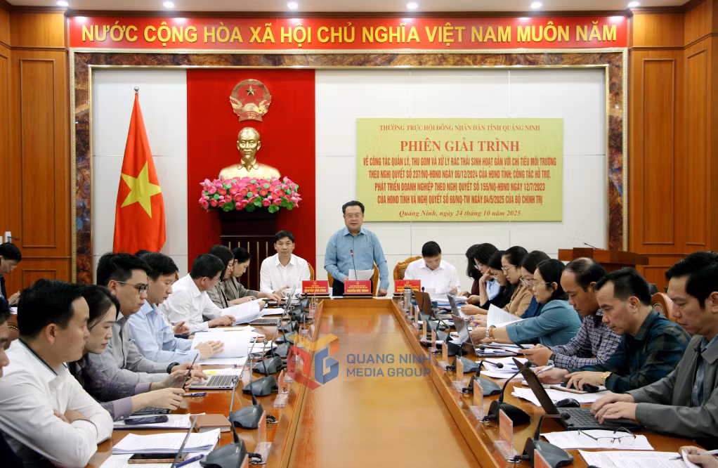 Đồng chí Nguyễn Đức Thành, Phó Chủ tịch Thường trực HĐND tỉnh, phát biểu kết luận.