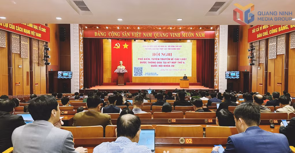 Đoàn ĐBQH tỉnh và Hội đồng Phối hợp phổ biến giáo dục pháp luật tỉnh Quảng Ninh đã phối hợp tổ chức hội nghị phổ biến, tuyên truyền về các luật được thông qua tại kỳ họp thứ 6, Quốc hội khóa XV.