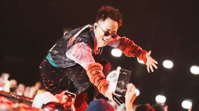 Thì sao? mở đầu cho album comeback gồm 10 bài do SpaceSpeakers Label ấp ủ suốt thời gian qua - Ảnh: FBNV